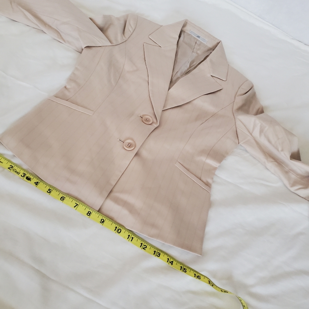 Suit - Picture 8 of 13